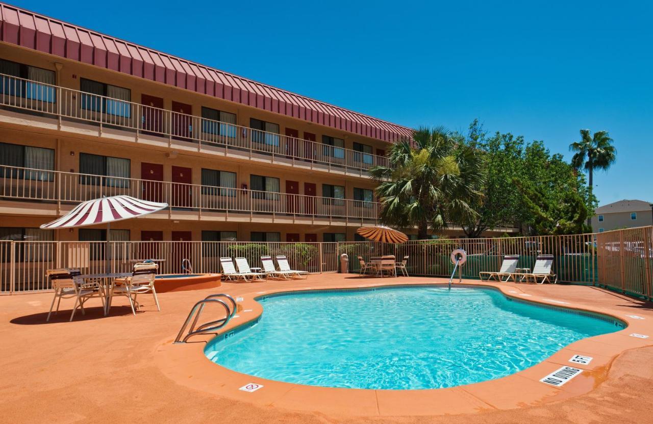 Motel Red Roof South